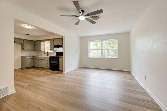 1407 Lakecrest Drive - photo 10