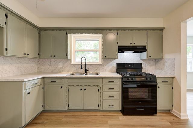 1407 Lakecrest Drive - photo 13