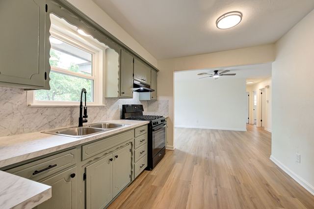 1407 Lakecrest Drive - photo 14